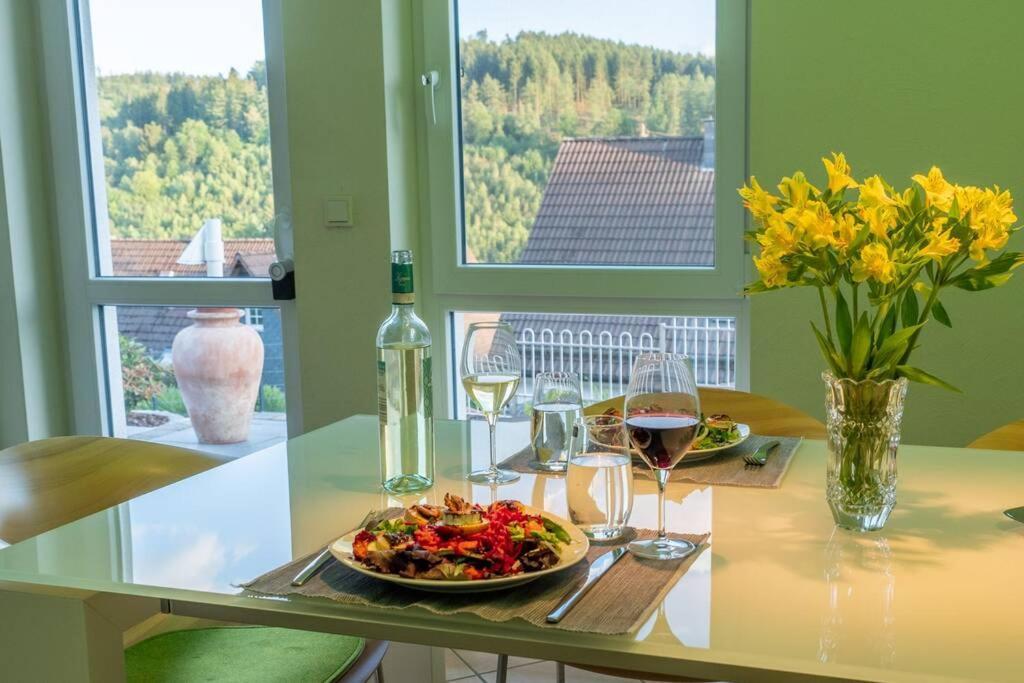 Wohnung mit Talblick, Ladestation E-Auto Siegen Exterior foto