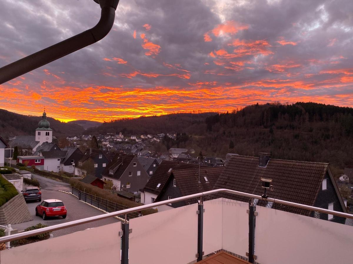 Wohnung mit Talblick, Ladestation E-Auto Siegen Exterior foto